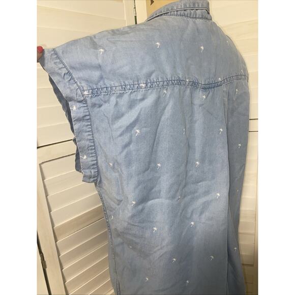 Jachs Girlfriend Chambray Blue Palm Tree Print Button Up Shirt Womens Size Large - Picture 7 of 11